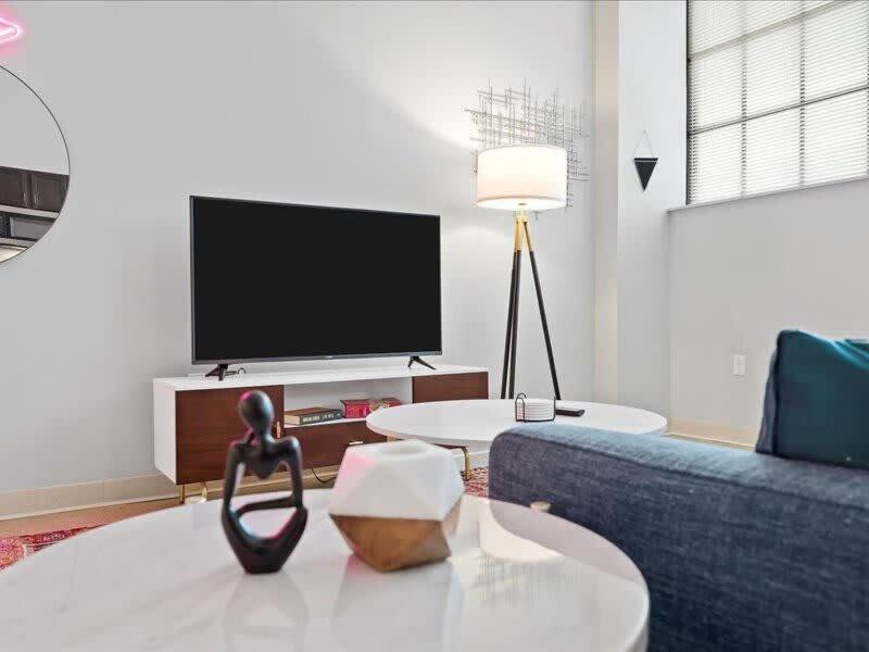 Cozysuites Lavish 1Br, Downtown Питтсбург Экстерьер фото