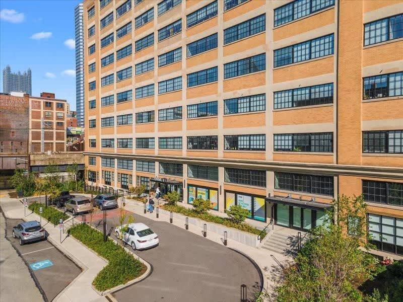 Cozysuites Lavish 1Br, Downtown Питтсбург Экстерьер фото