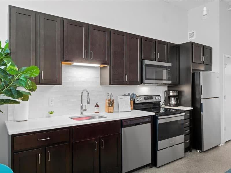 Cozysuites Lavish 1Br, Downtown Питтсбург Экстерьер фото